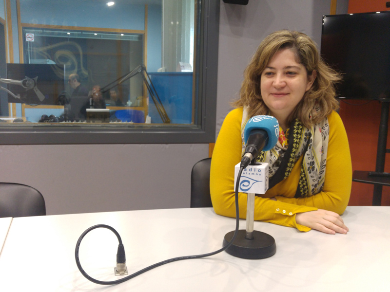 La portaveu d'ERC a l'Ajuntament, Maria Puig, als estudis de Ràdio Palamós.