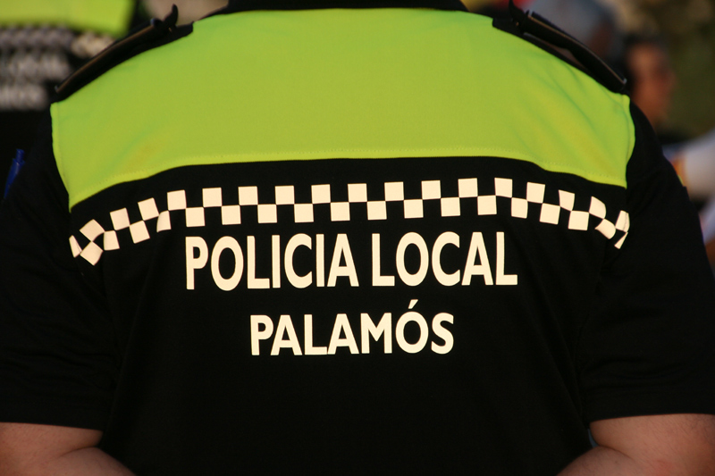 El lladre va ser detingut gràcies a la col·laboració d'un agent de la Policia Local de Palamós que estava fora de servei.