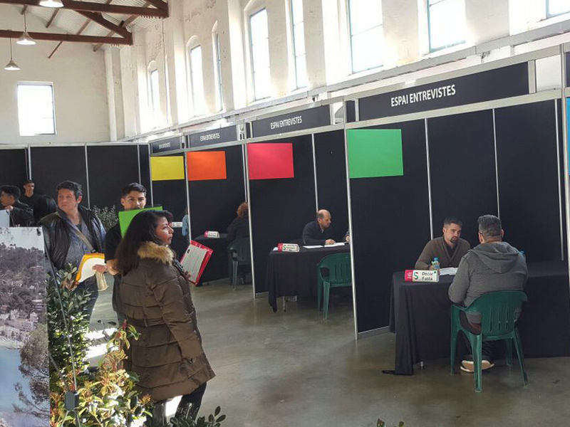 Espai d'entrevistes al Saló de l'Ocupació, l'any 2016. (Foto: Ràdio Capital).