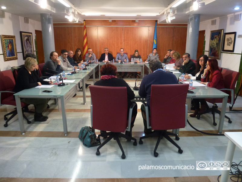 Ple de l'Ajuntament de Palamós celebrat ahir.