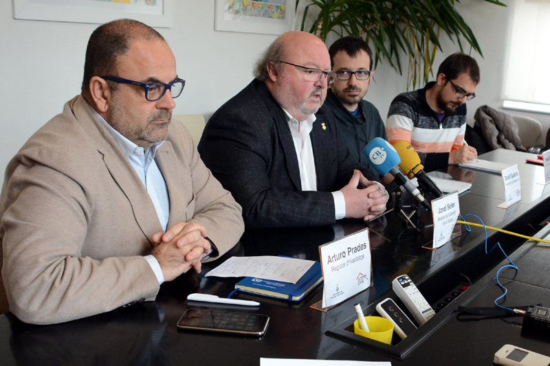 Presentació de l'acord per a tirar endavant les vivendes cooperatives. (Foto: Ajuntament de Calonge i Sant Antoni).