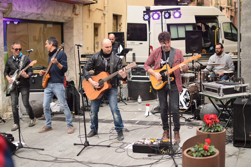Joker's van fer un concert al carrer Major aprofitant la gravació d'unes escenes del videoclip.
