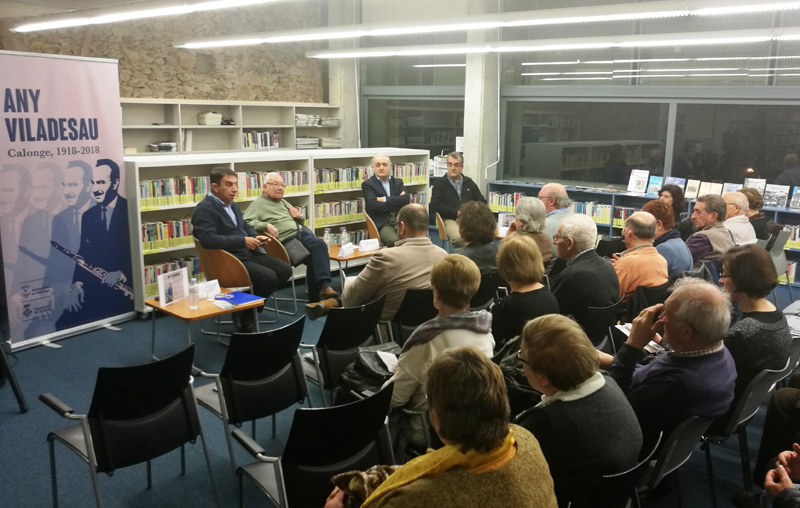 Taula rodona a la biblioteca Pere Caner de Calonge. (Foto: Ajuntament de Calonge i Sant Antoni).