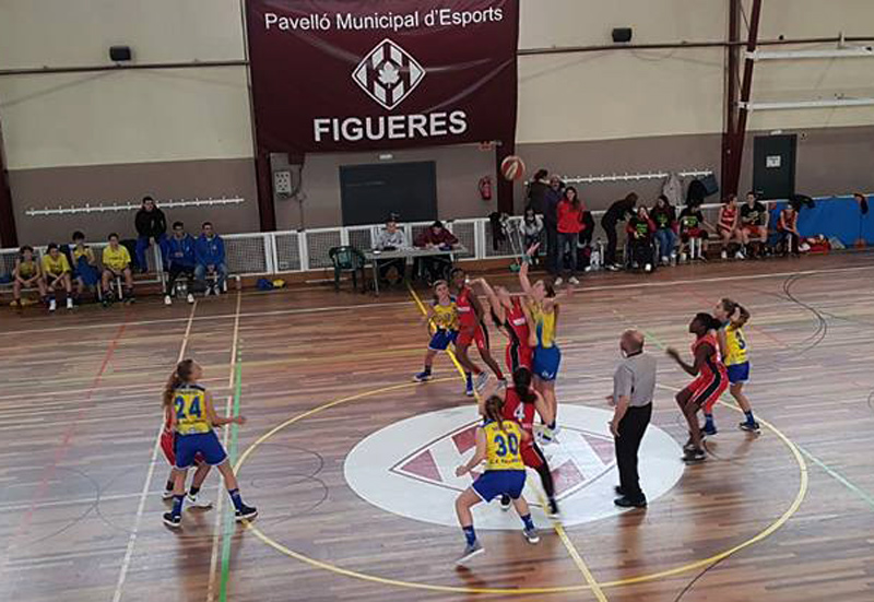 Darrer partit de l'infantil femení del CE Palamós contra l'Escolapis de Figueres. (Foto: CE Palamós).