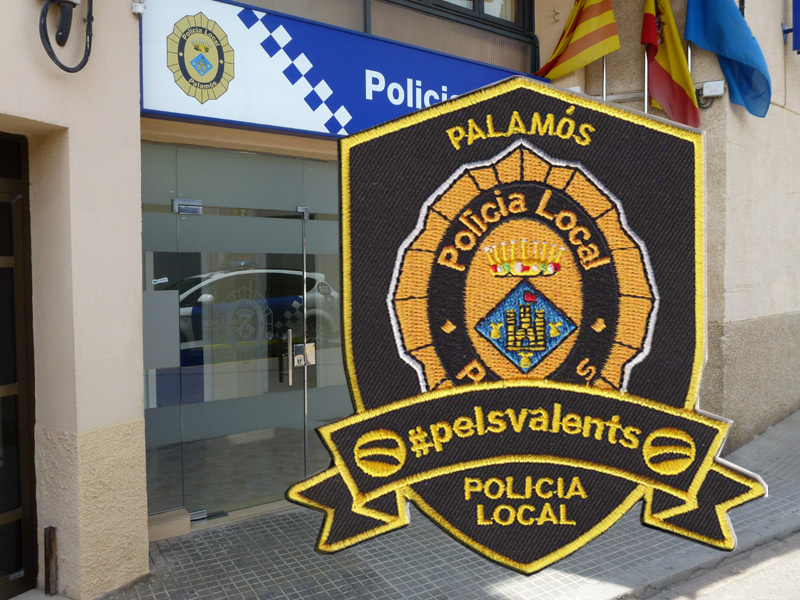 La Policia Local de Palamós s’ha sumat a la campanya ‘Escuts Solidaris’ de lluita contra el càncer infantil. 