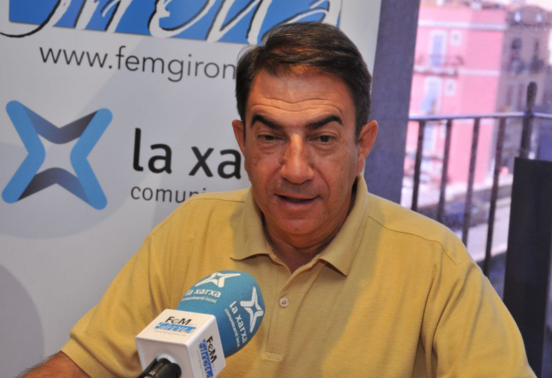 Francesc Sánchez Carcassés és una referència del periodisme esportiu i de música popular a les comarques gironines. (FeM Girona).