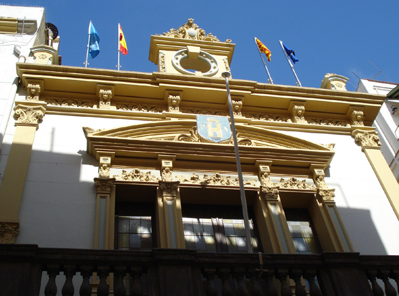 La normativa posa més límits als contractes que es poden adjudicar de manera directa i busca fer més transparents les contractacions públiques.