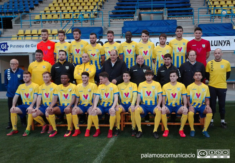 Plantilla actual del Palamós CF. (Foto: J. Bújer).