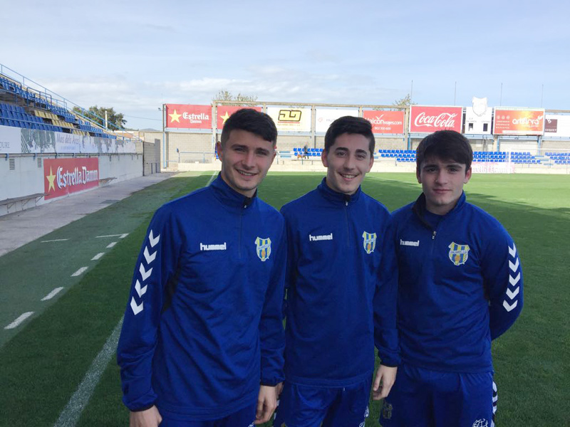 Els juvenils Raul Alvárez, Dani Gómez i Xevi Germán van jugar ahir contra el Terrassa. (Foto: R. Ribas).