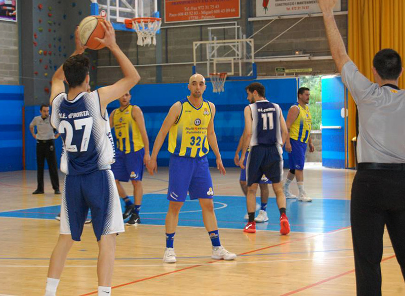 El Multiserveis-CE Palamós i l'Horta van jugar un gran partit ahir al Pavelló Municipal. (Foto: CE Palamós).