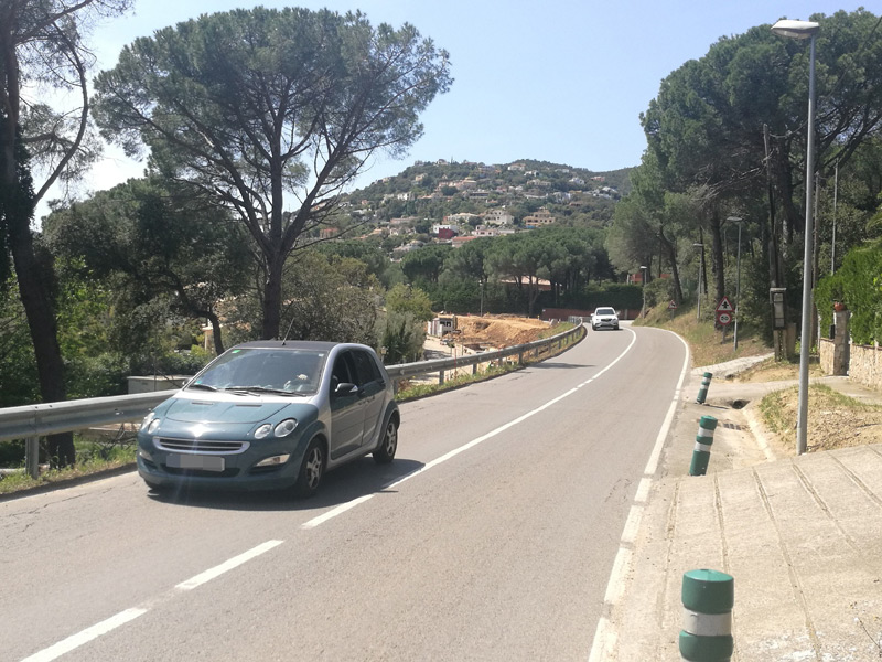 La carretera de Romanyà, enllaça el nucli de Calonge amb el Vescomtat de Cabanyes. (Foto: Ajuntament de Calonge i Sant Antoni).