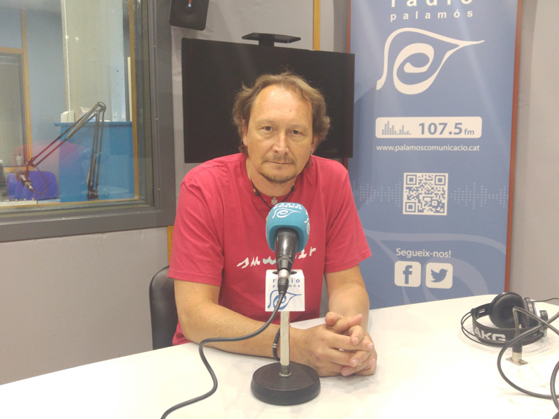 El regidor de Junts X Palamós i Sant Joan, Dani Reixach, a l'espai 'Preguntes' de Ràdio Palamós.