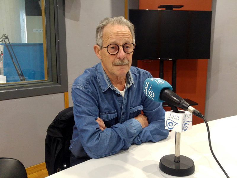 Juli Amat, en una visita a Ràdio Palamós.