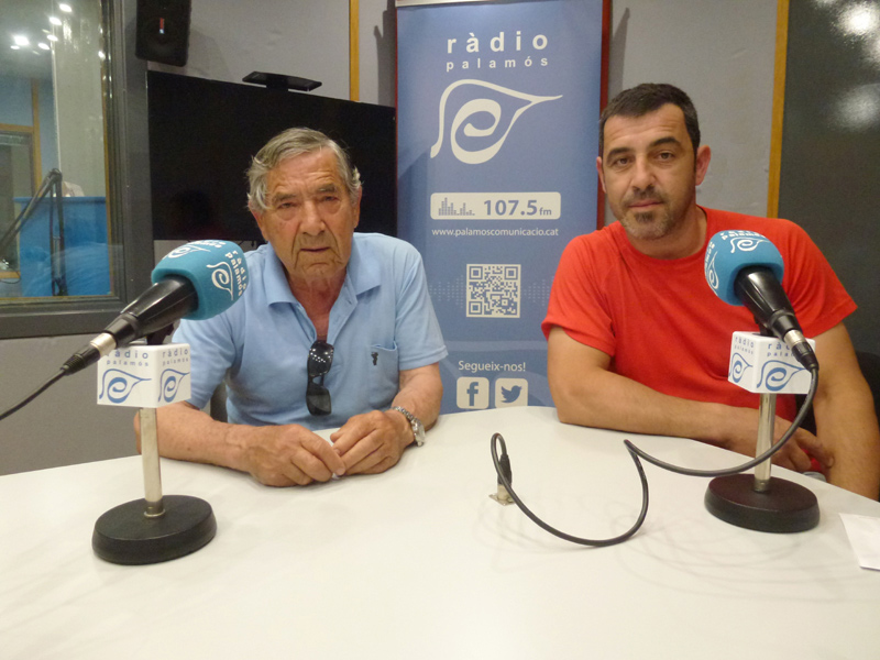 El president del Sant Antoni CF, Pepe Orduña, a l'esquerra, amb el seu fill Sergi, secretari del club.
