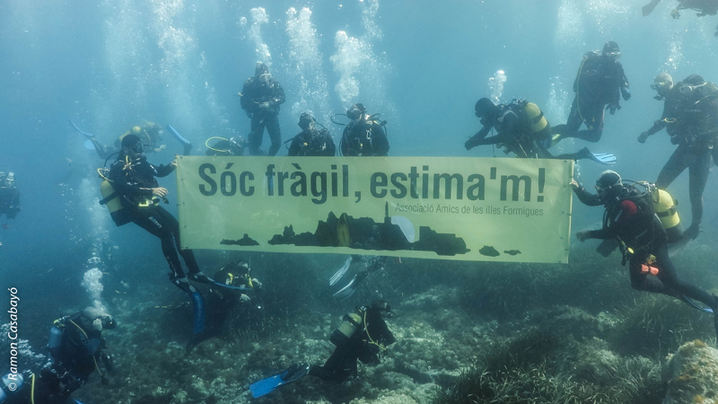 L'Associació d'Amics de les Illes Formigues ja fet immersions reivindicatives per preservar aquest entorn natural. (Foto: Ramon Casabayo).