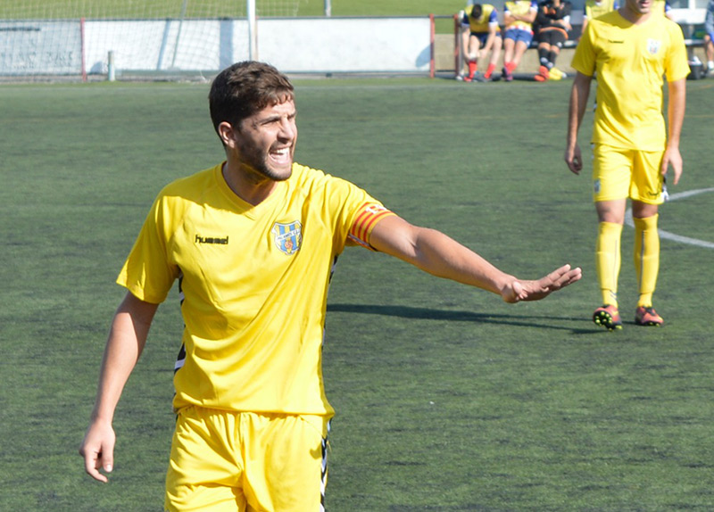 El capità del Palamós CF, David Cano, continuarà vestint la samarreta del degà. (Foto: S. Cortés).