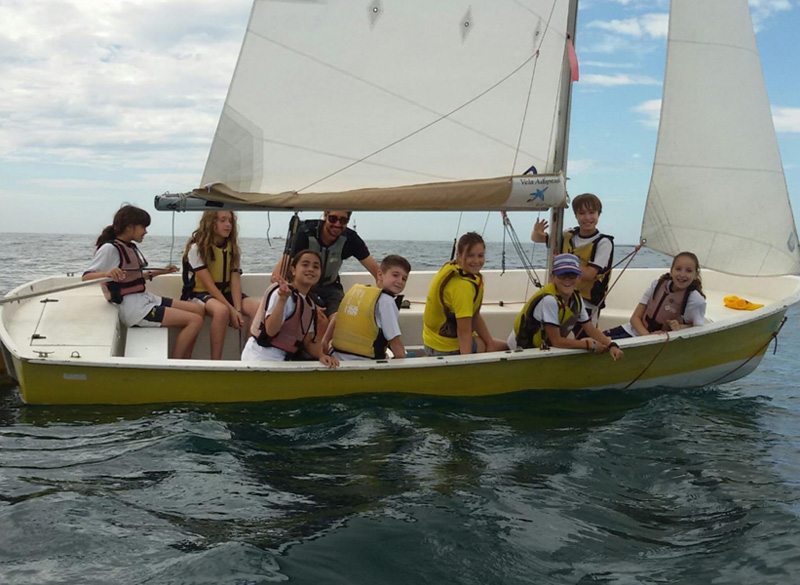 Els joves estudiants van participar en aquesta experiència durant la setmana passada. (Foto: CN Costa Brava-Vela Palamós).