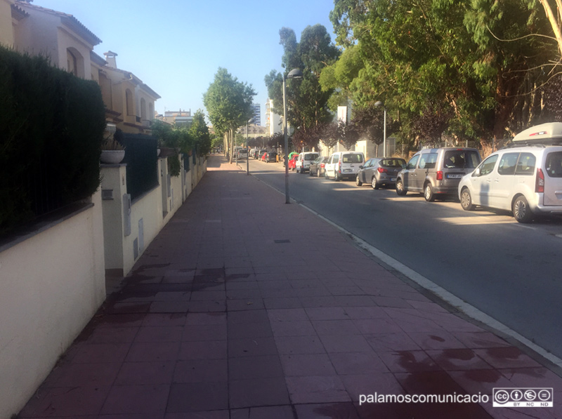 Un dels trams de vorera que es reformaran és al carrer de Nàpols.