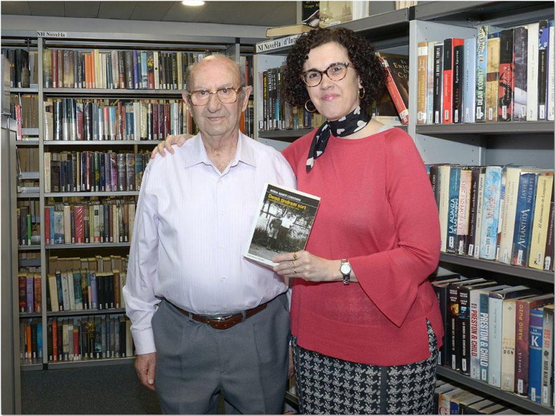 L'autora del llibre, Núria Martí amb el protagonista de l'obra, Joan Pacheco. (Foto: Emporda.info).