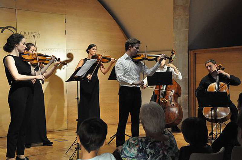La Filharmònica de Cambra de Colònia en un concert de la seva gira. (Foto: Revista Cambrils).