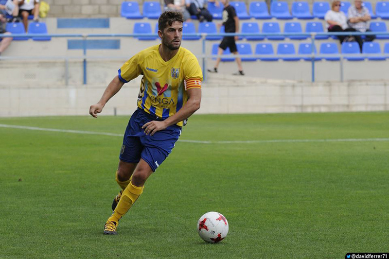 David Cano, capità del Palamós CF en un partit de la temporada passada. (Foto: David Ferrer).