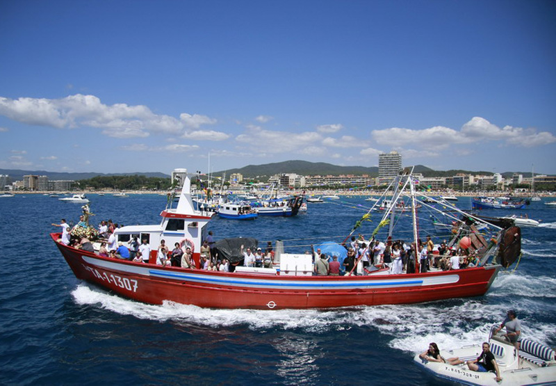 La tradicional processó marítima de la Verge del Carme. (Foto: J. Martinoy - SAM.)
