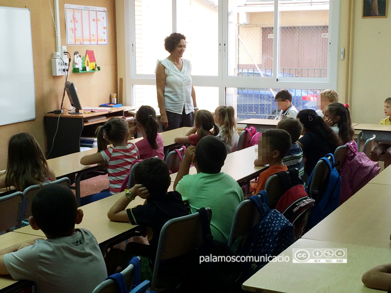 Creu Roja ajuda a pagar despeses escolars a famílies vulnerables.