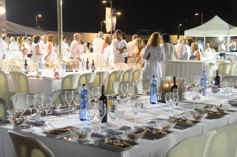La vetllada inclou un sopar benèfic i una actuació musical. (Foto: Port Marina Palamós).