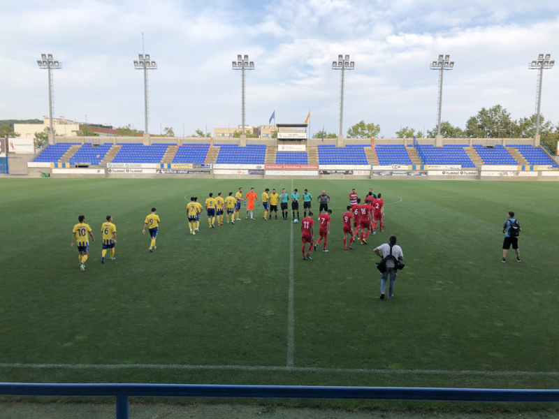 Intants abans del partit entre Palamós i Badalona. (Foto: Palamós CF twitter).