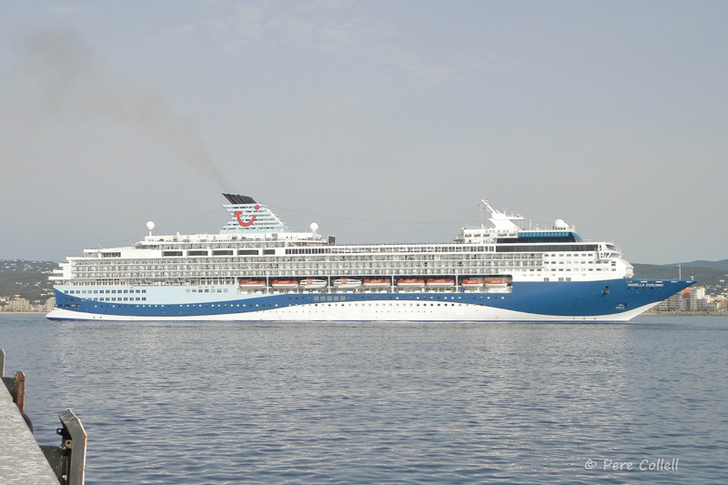 El creuer Marella Explorer. (Foto: Pere Collell).