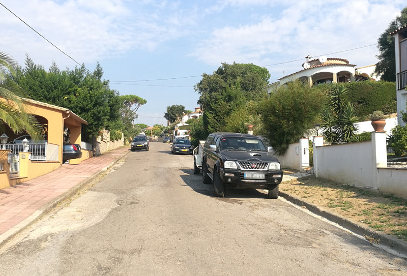 Aspecte d'un dels carrers de la urbanització Mas Pere. (Foto: Ajuntament de Calonge i Sant Antoni.