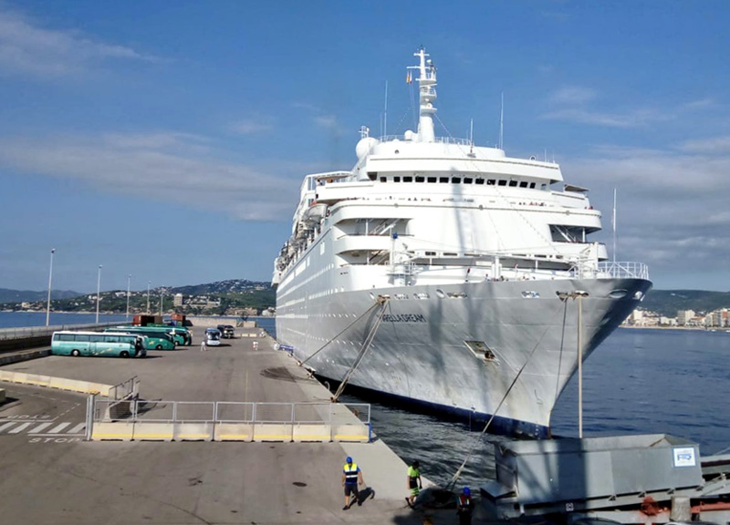 El Marella Dream, al port de Palamós. (Foto: Ports de la Generalitat).