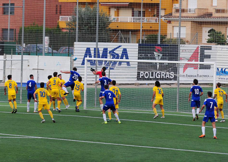 Un instant del partit entre Banyoles i Palamós. (Foto: Quim Roca).