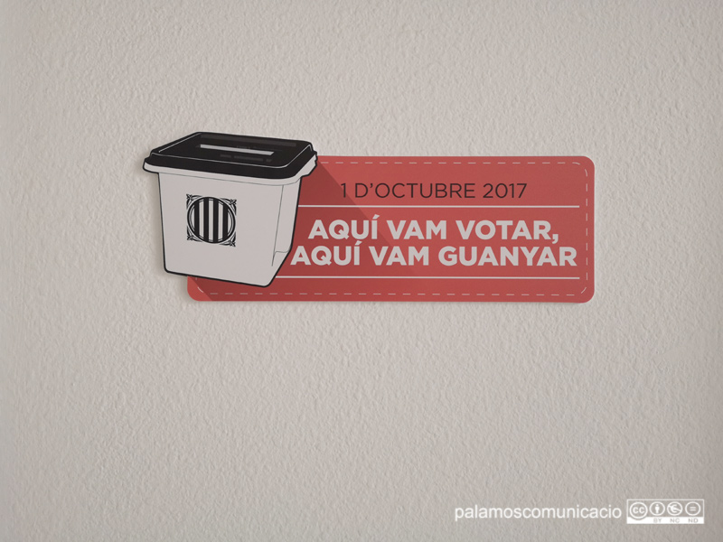Plafons que recorden tots els centres que van fer possible la votació. 