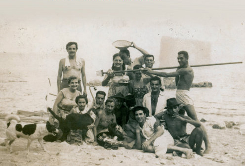 Imatge antiga de palamosins a la platja. (Foto: Museu de la Pesca).