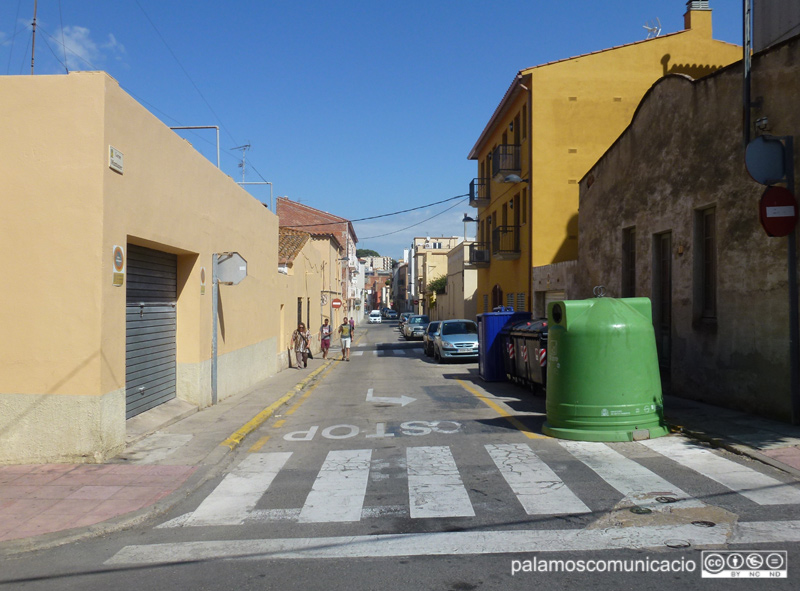Vorera desgastada al carrer de Muntaner.