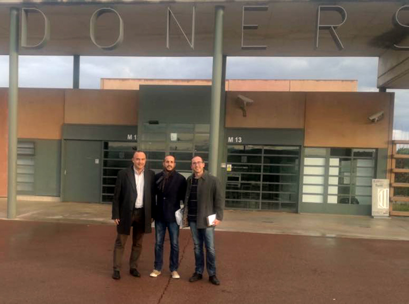 Lluís Puig, a l'entrada de la presó de Lledoners. (Foto: Facebook Lluís Puig).