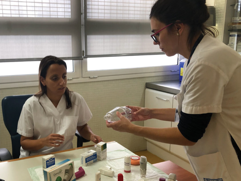 La campanya ensenya com usar correctament els inhaladors. (Foto: SSIBE).