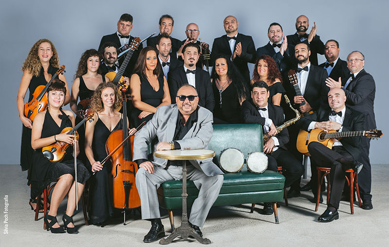 La peça segueix la història del músic gitano barceloní ‘Petitet’.