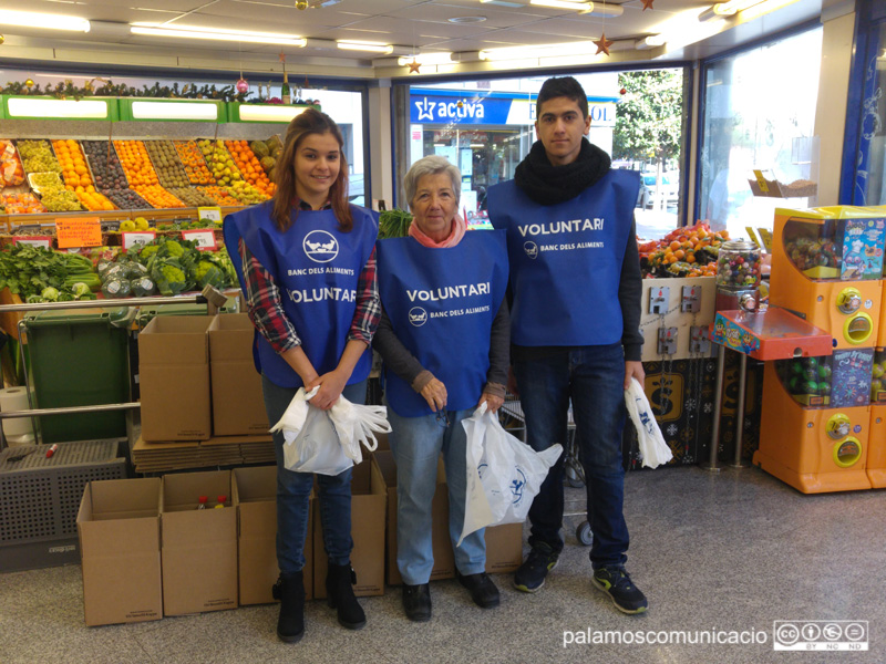 Voluntaris del Gran Recapte d'Aliments a Palamós, en l'edició de l'any passat.