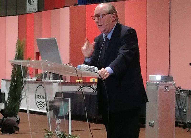 El professor Gay de Liébana, en la seva conferència magistral d'ahir a Sant Antoni. (Foto: Ajuntament de Calonge i Sant Antoni).