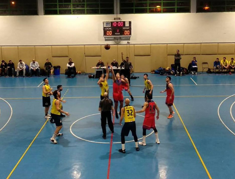 Un moment del partit del CE Palamós a Horta. (Foto: Facebook CE Palamós).