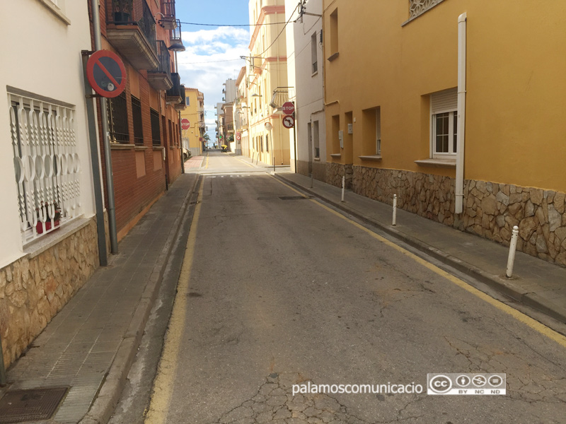 Carrer del Carmel, a l'Eixample de Palamós.