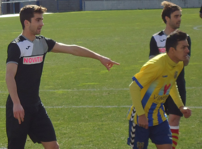 El davanter Stiven, autor dels dos gols del Palamós en el partit d'ahr. (Foto: Sergi Cortés).