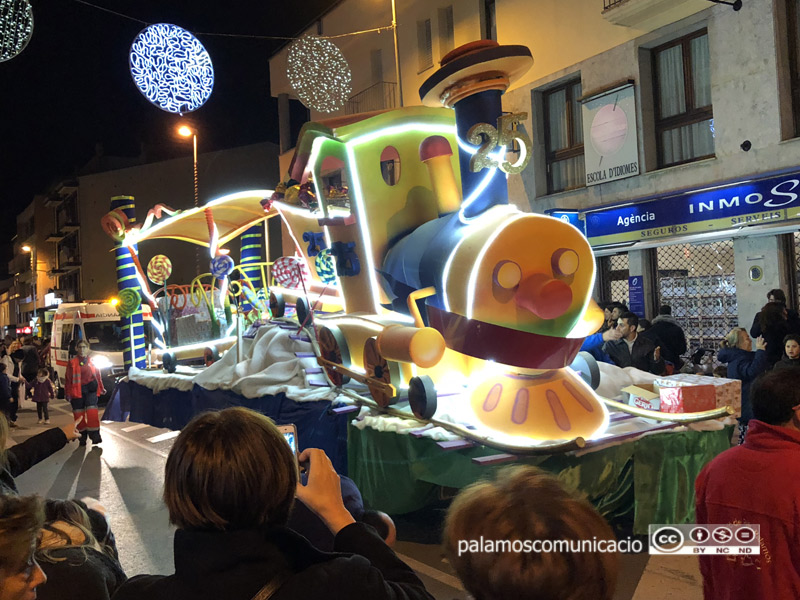 Divertida carrossa durant la cavalcada de l'any passat.