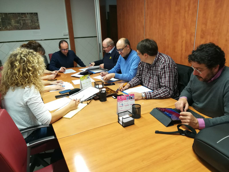 Reunió de la Taula mixta de planificació escolar, el divendres passat. (Foto: Ajuntament de Palamós).