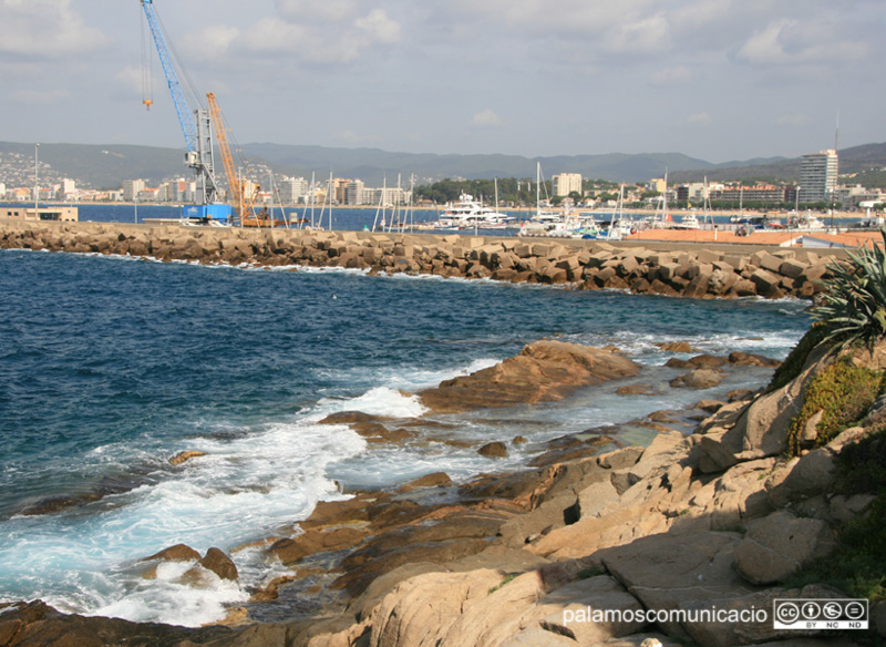 Un aspecte del dic exterior del port de Palamós.