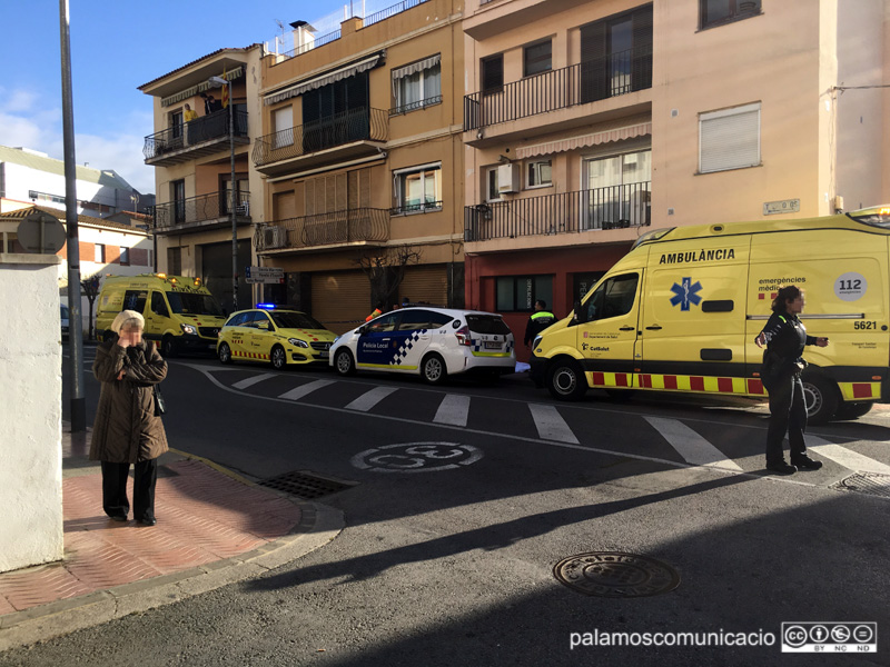 Serveis d'emergència, aquest matí a l'avinguda de Lluís Companys.