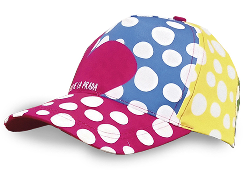 El disseny de la gorra dels Xuklis l'ha fet, aquest any, Agatha Ruiz de la Prada. (Foto: lacasadelsxuklis.org).
