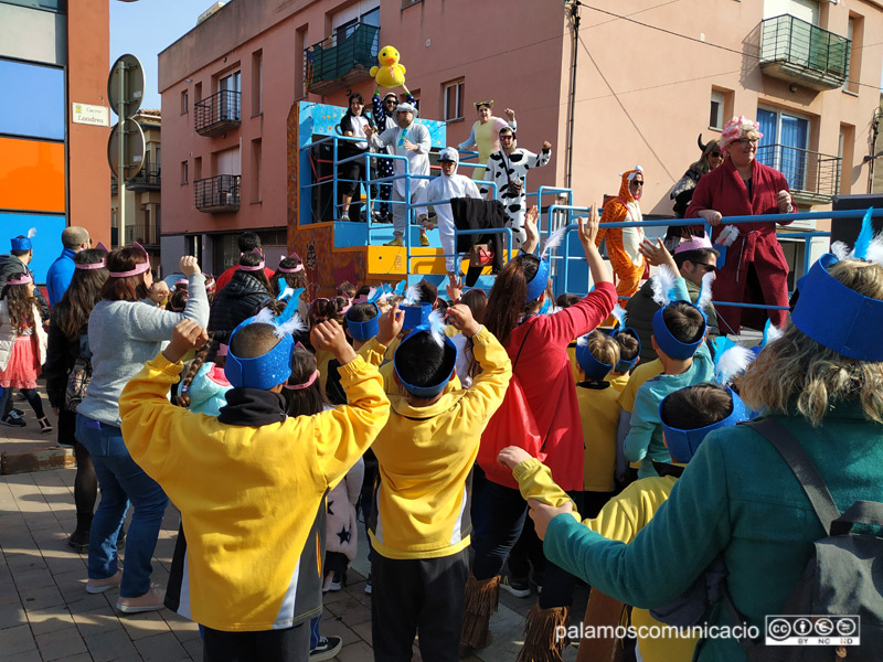 Un moment de la rua infantil del Carnaval de Palamós, aquest matí.
